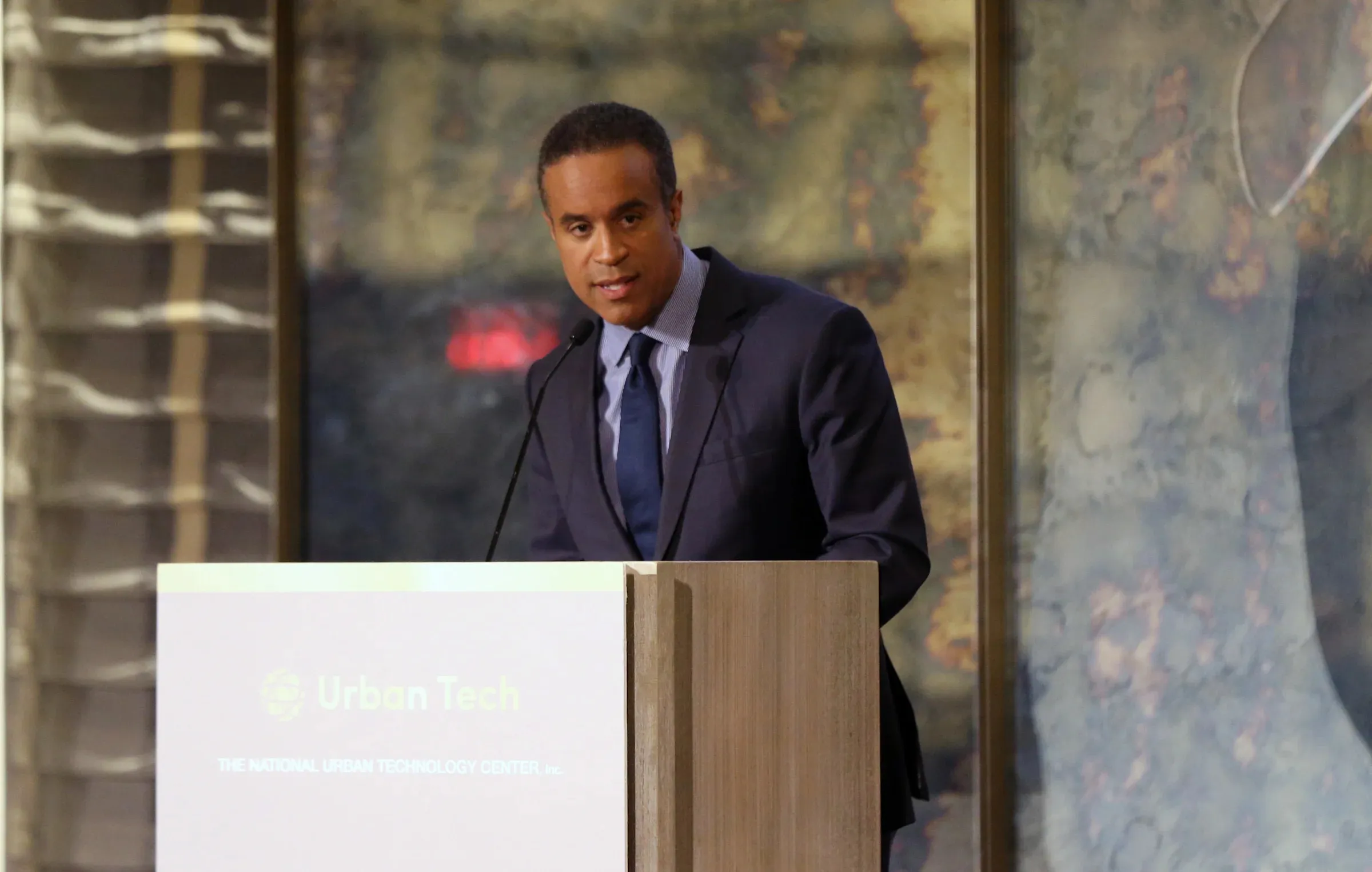 Maurice DuBois Leaving Position as Co-Anchor of 'CBS Evening News' on Dec. 18