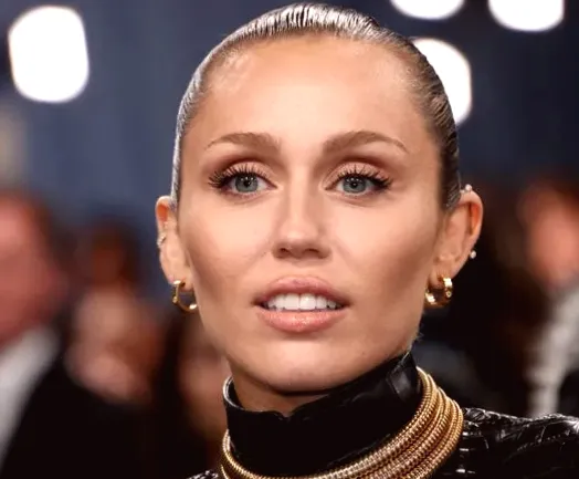 Miley Cyrus Reveals Her Most Disgusting Aversion to Jimmy Kimmel - Then Notices It's Right in Front of Her