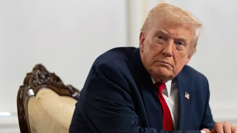 Trump's escalating threats increase likelihood of war with Venezuela amid growing contradictions and legal concerns