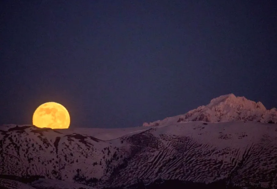 Last Full Moon of 2025: Best Time to View Cold Supermoon at its Height
