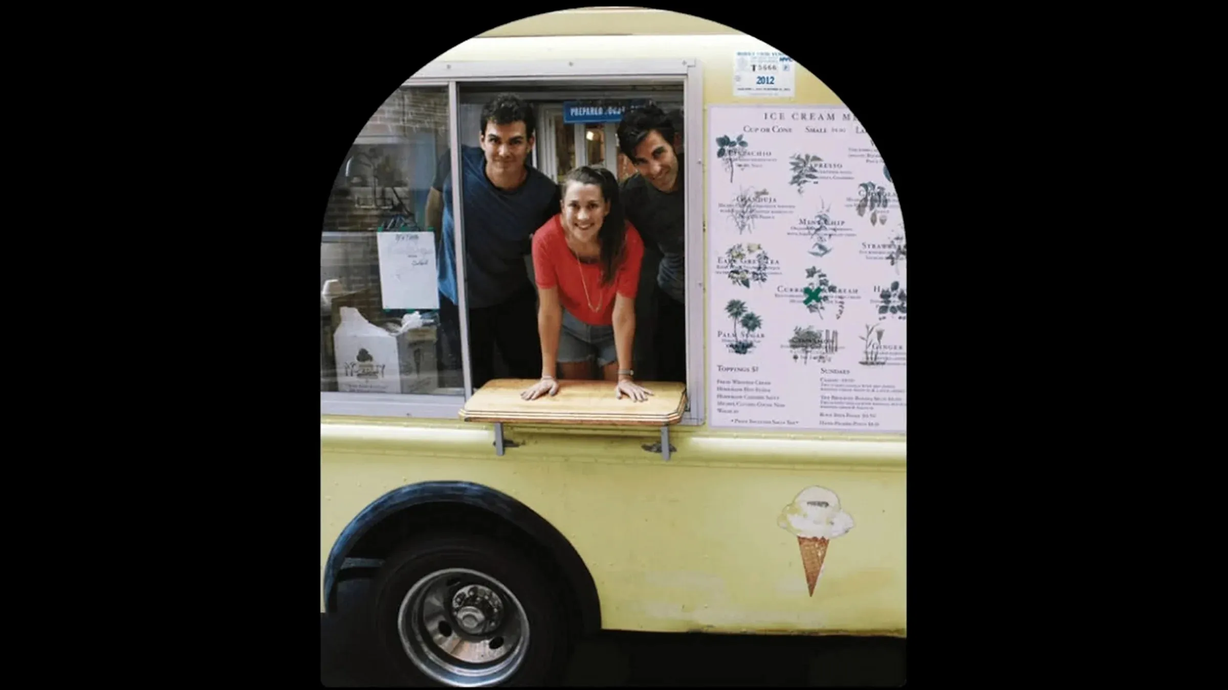 Made in America: David Muir visits Van Leeuwen Ice Cream shop and samples flavors