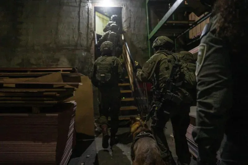 IDF and Border Police apprehend terrorists and weapons traffickers in counterterrorism operation in Kalkilya.