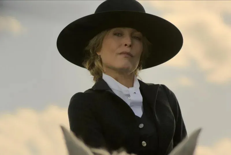 Gillian Anderson: Strong Fiona angers Constance in 'Abandons'