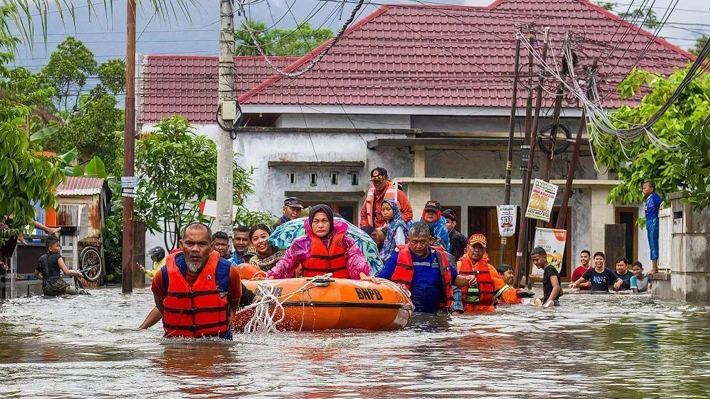 Numerous fatalities and disappearances in floods throughout South East Asia