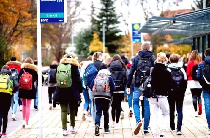 UK eliminates visa requirements for German school trips