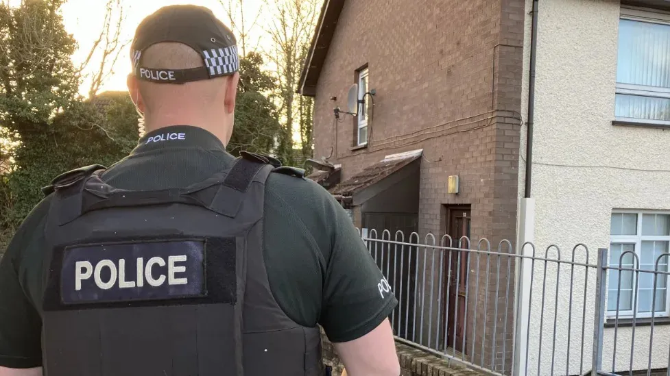 Man arrested for injuring police officers in Derry