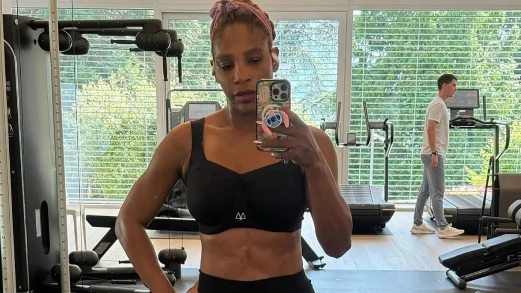 Serena Williams Shows Off Incredibly Sculpted Body in Swimsuit Photo