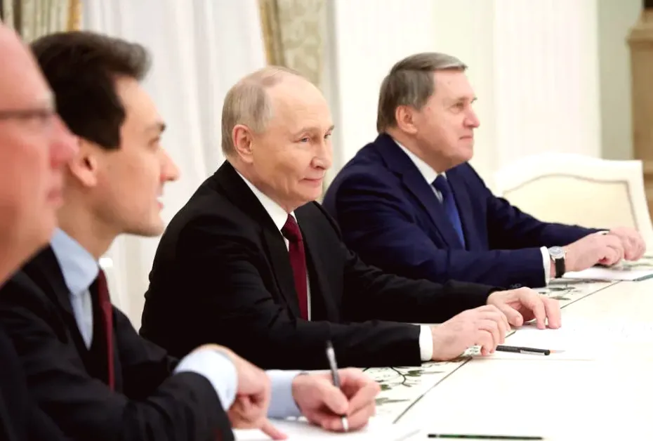 Achieving lasting peace in Ukraine could depend on the presence of independent monitors - however, Trump's 28-point plan barely acknowledges their importance.