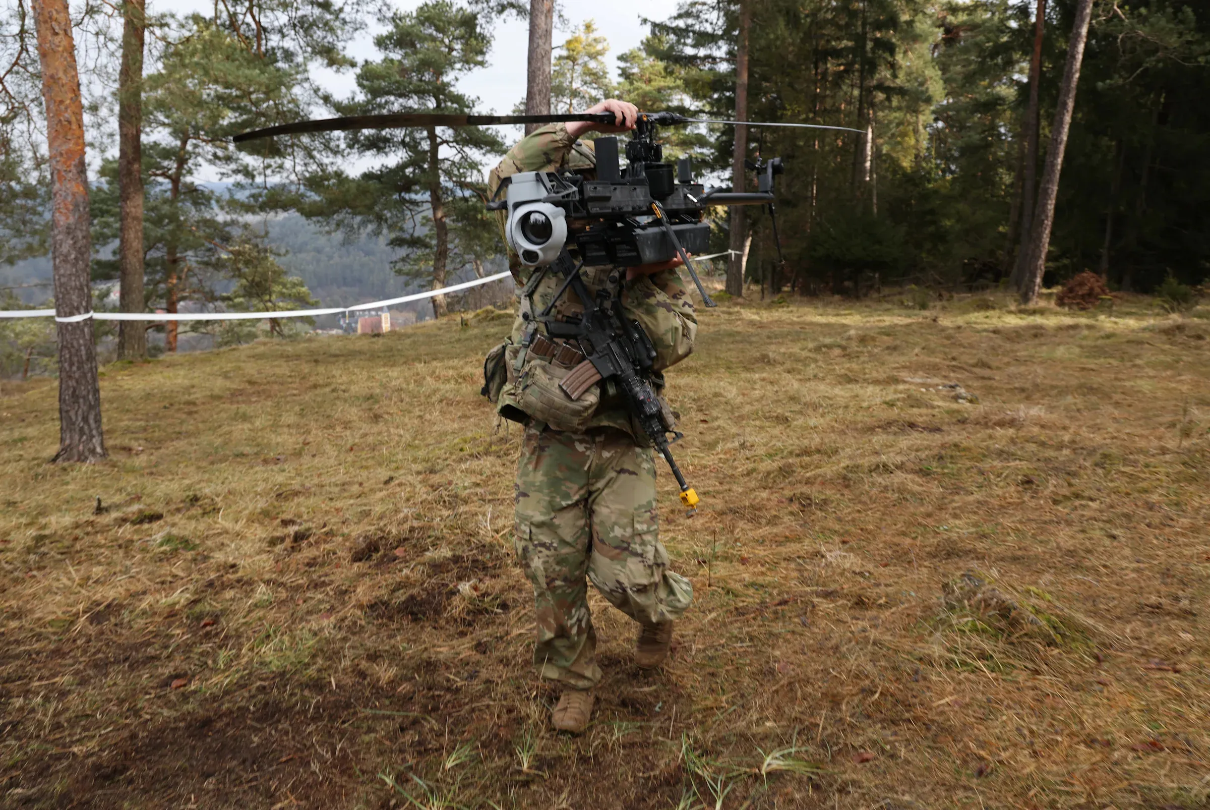 Poland welcomes US tech firms with defense funding