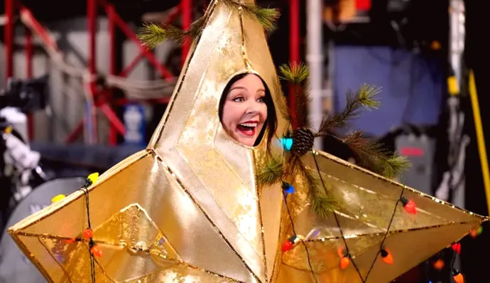 Saturday Viewing: Melissa McCarthy Hosts SNL, Lacey Chabert Christmas Movie And More