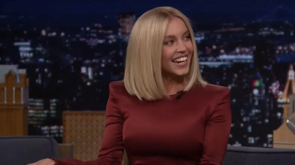 Jimmy Fallon Questions Sydney Sweeney's Christmas Plans