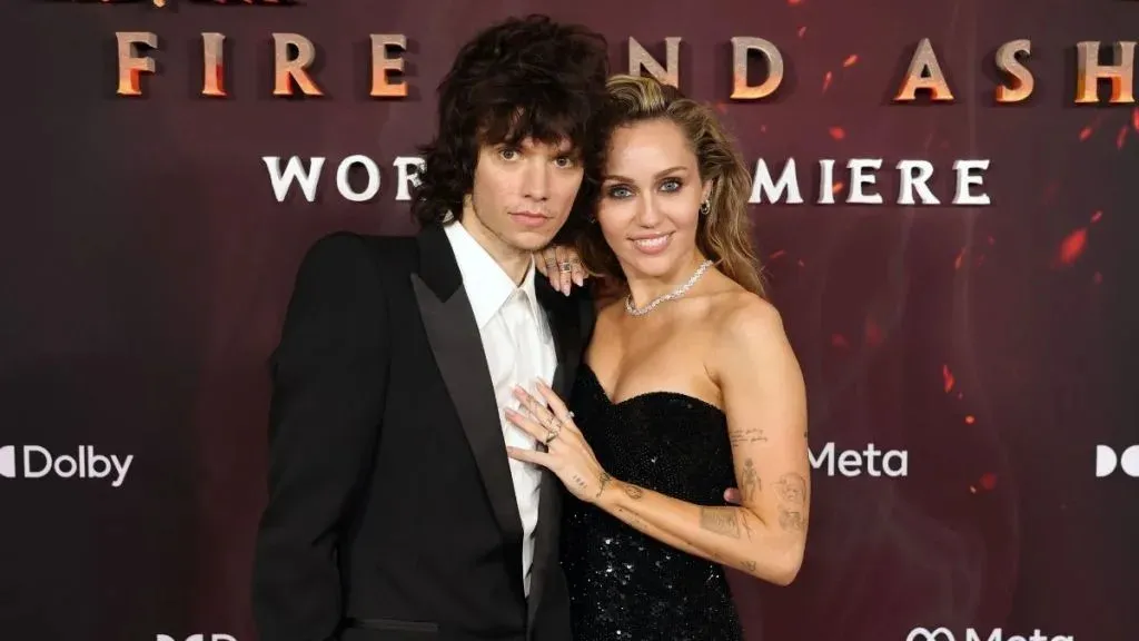 Expert Estimates the Cost of Miley Cyrus' Engagement Ring