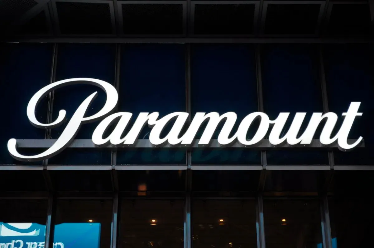 Paramount accuses Warner Bros of manipulating sale process for Netflix in strongly worded letter.
