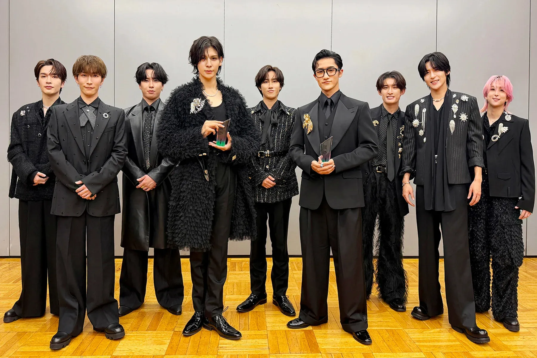 Billboard Japan Charts for 2025 Revealed: Mrs. GREEN APPLE Takes the Lead with Snow Man & Creepy Nuts Topping Album and Global Charts