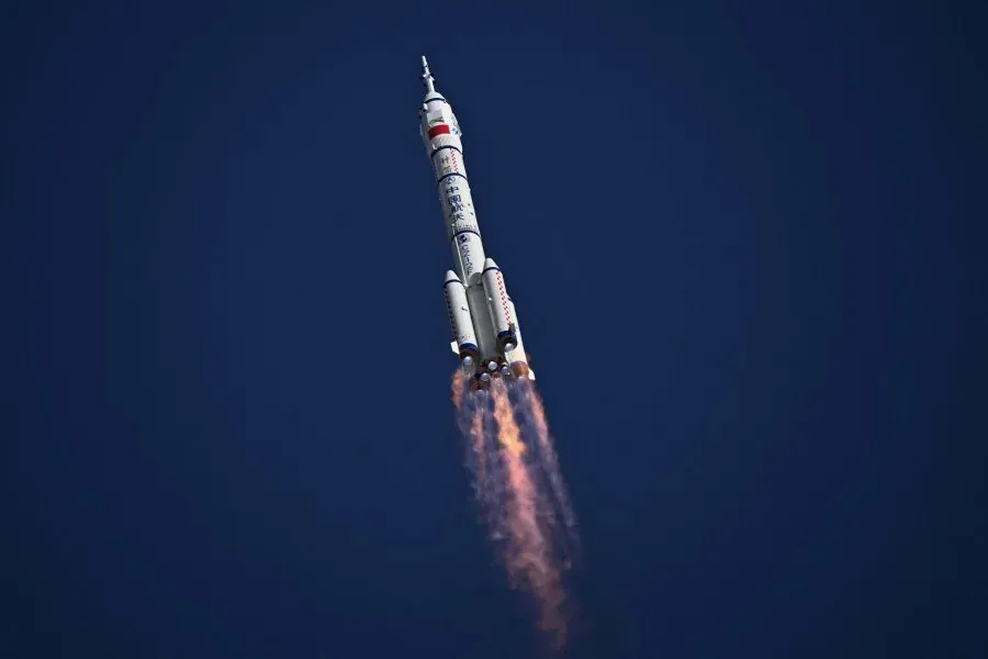 China's spacecraft returning to Earth without crew due to window crack.