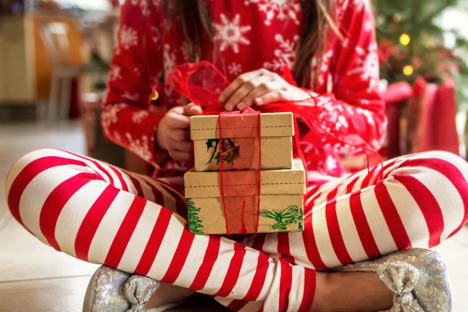 Woman upset after sister buys individual Christmas presents for all 9 of her kids, totaling over $1,000