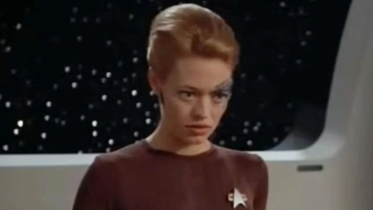 Star Trek's Jeri Ryan Discusses Her Acceptance of Seven of Nine's 'Sexy' Catsuit on Voyager (At Least Initially)