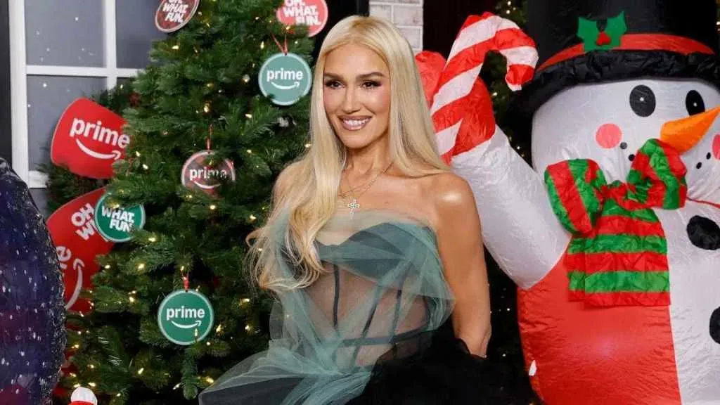 Gwen Stefani's Jewelry Conveys a Message During Divorce Speculations