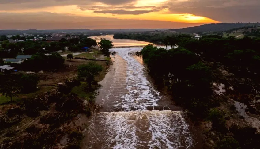 911 calls document the minute-by-minute urgency of deadly Texas floods as callers plead for help