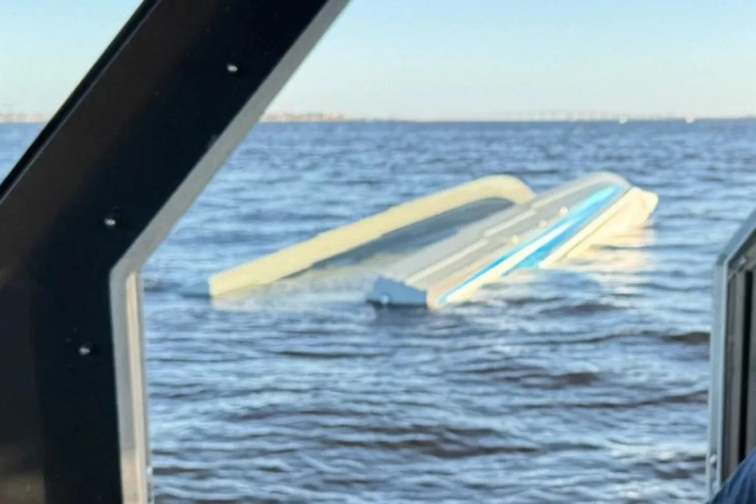 3 Killed and 1 in Critical Condition Following Catamaran Capsizing on Florida River