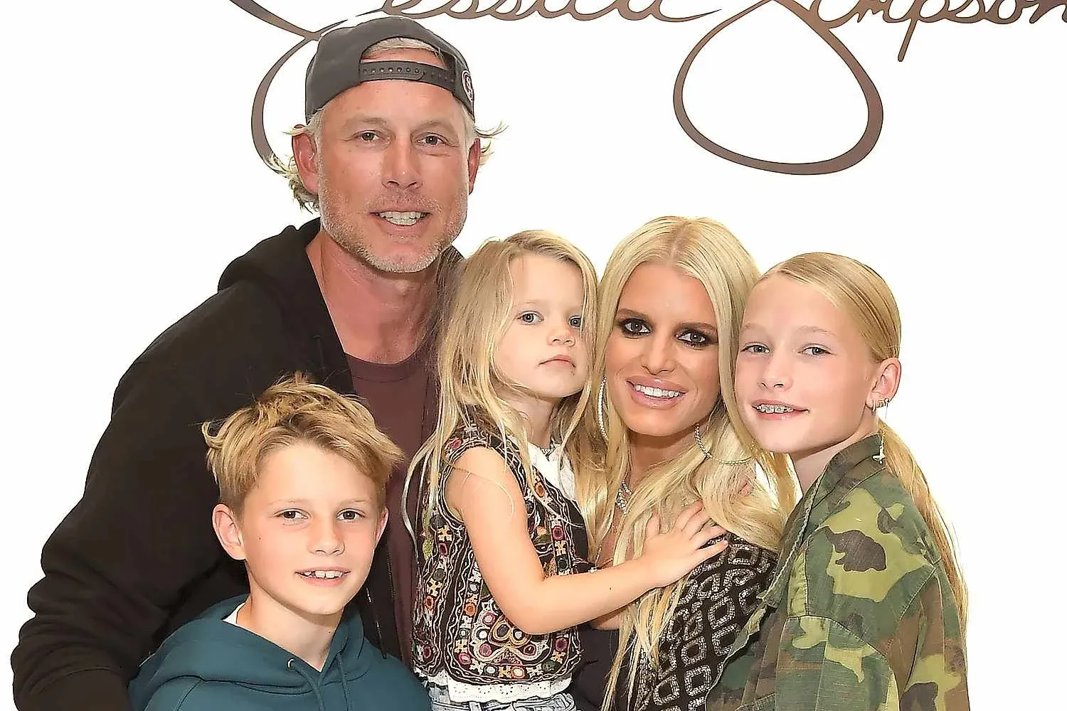 Jessica Simpson prioritizes family by spending Thanksgiving with estranged husband Eric Johnson