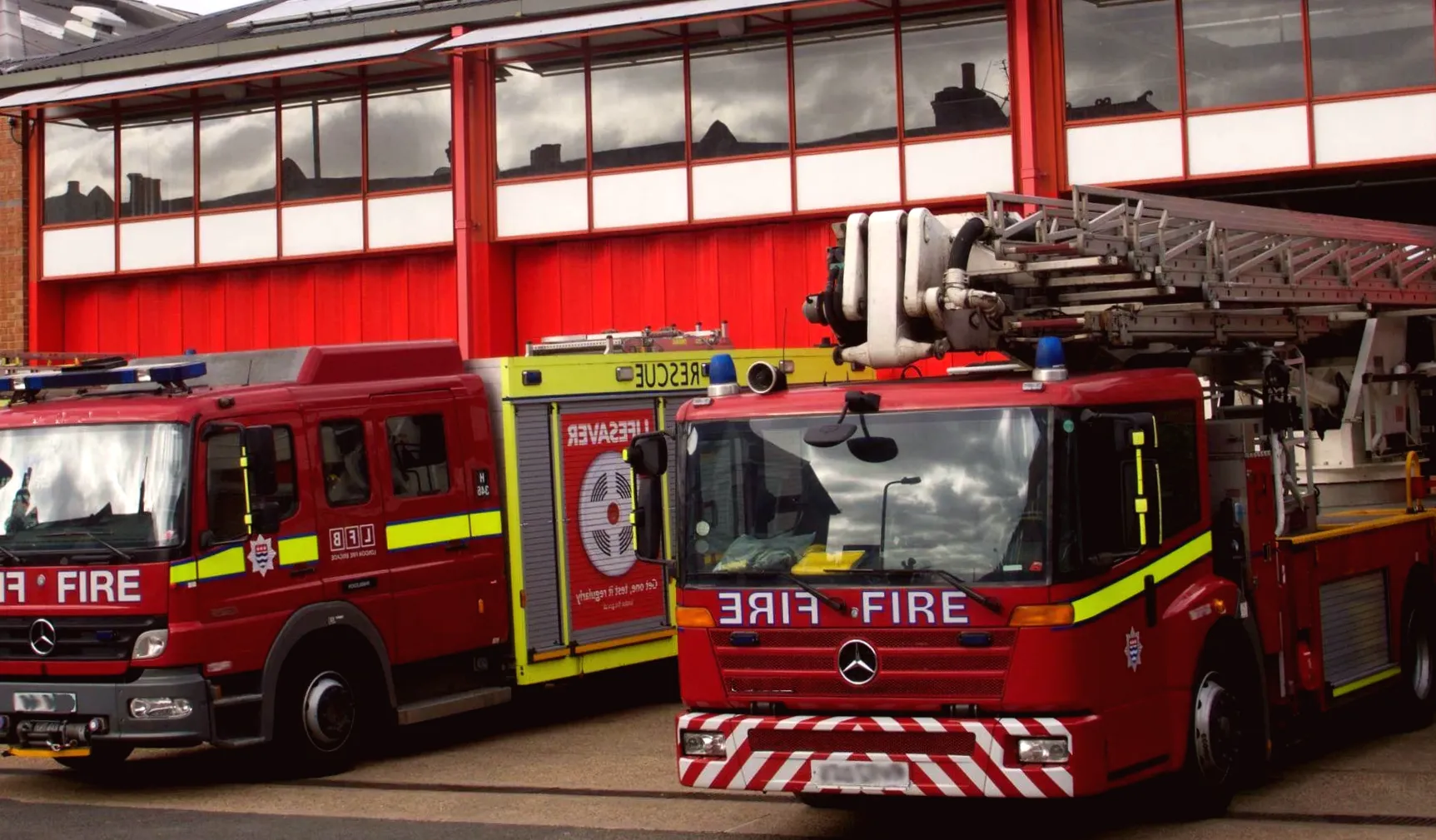 Report shows that fire crews are at higher risk of cancer