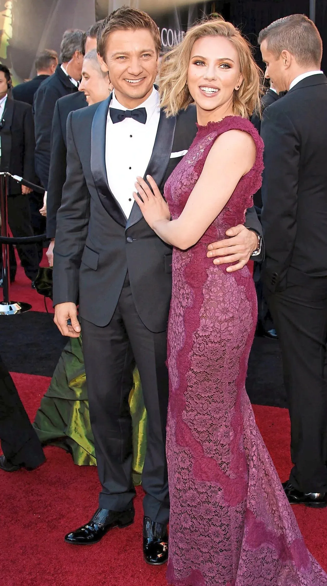 Scarlett Johansson and Other Former Costars of Jeremy Renner Are Not 'Abandoning' Him Amid Recent Allegations