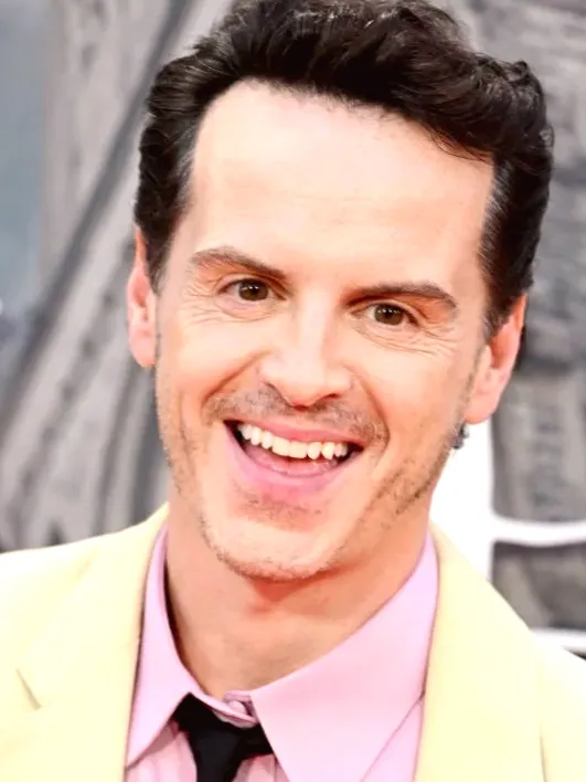 Andrew Scott will star alongside Lisa Kudrow in 'Comeback'