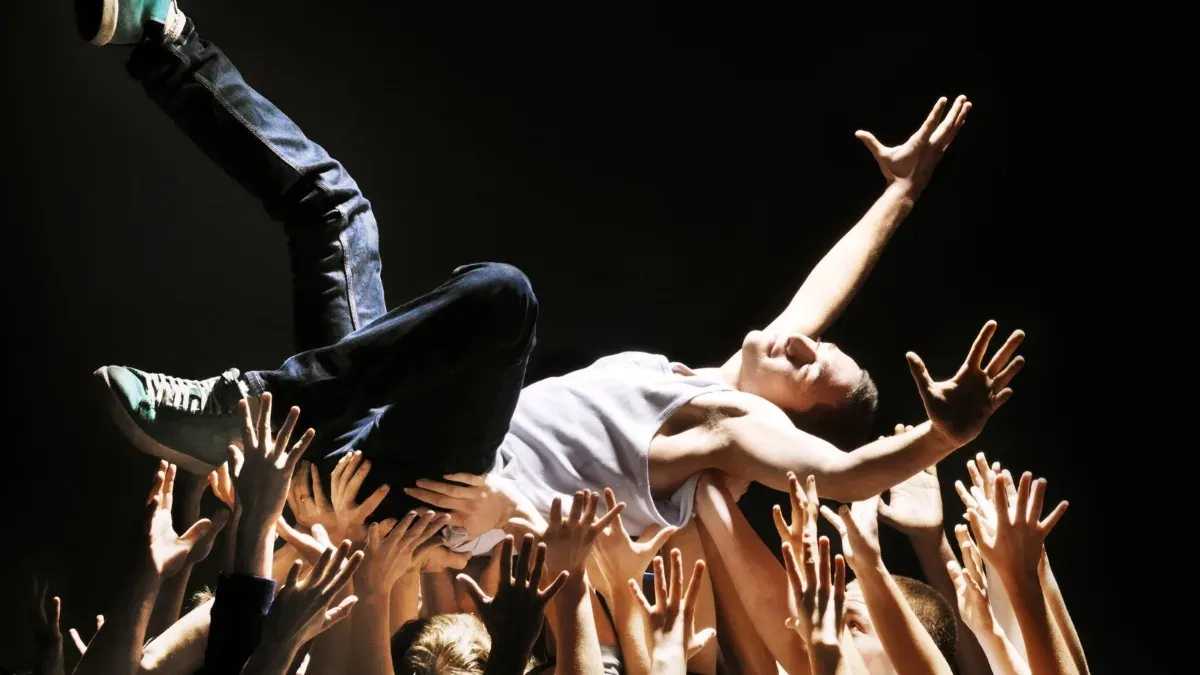 Study Reveals: Singer's Life Span Shortened by Fame