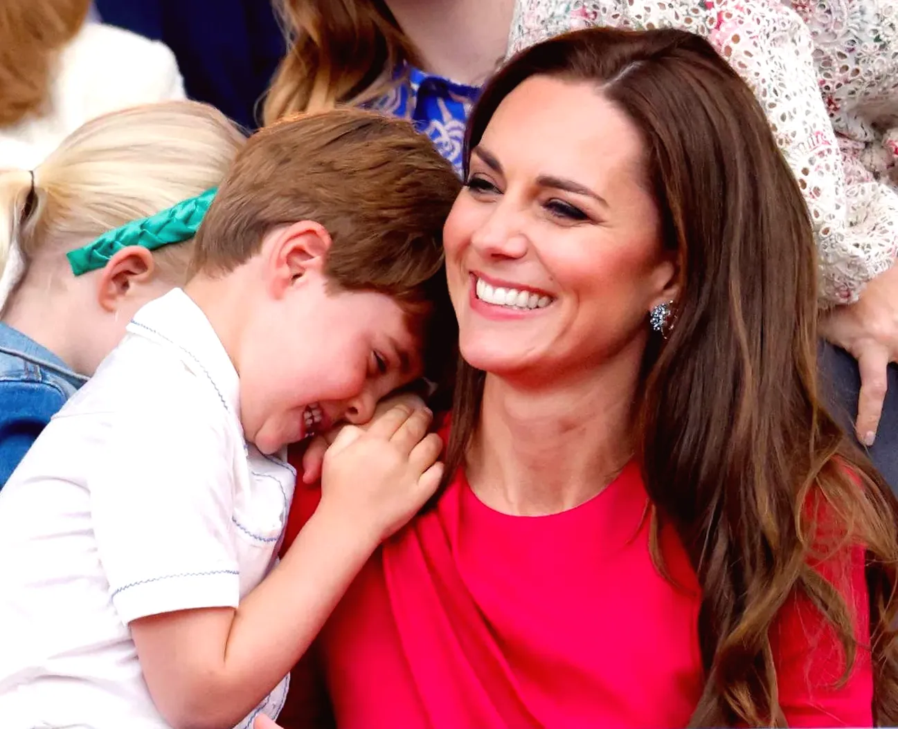 Prince Louis, age 7, displays his rarely seen handwriting at Kate Middleton's yearly Christmas carol event.