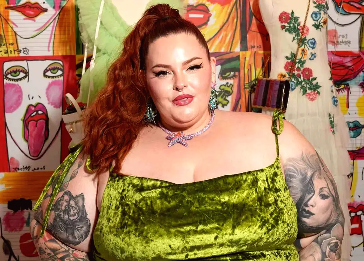Tess Holliday Jokes About Losing Weight and No Longer Being Able to 'Hide My Phone Underneath My Belly'